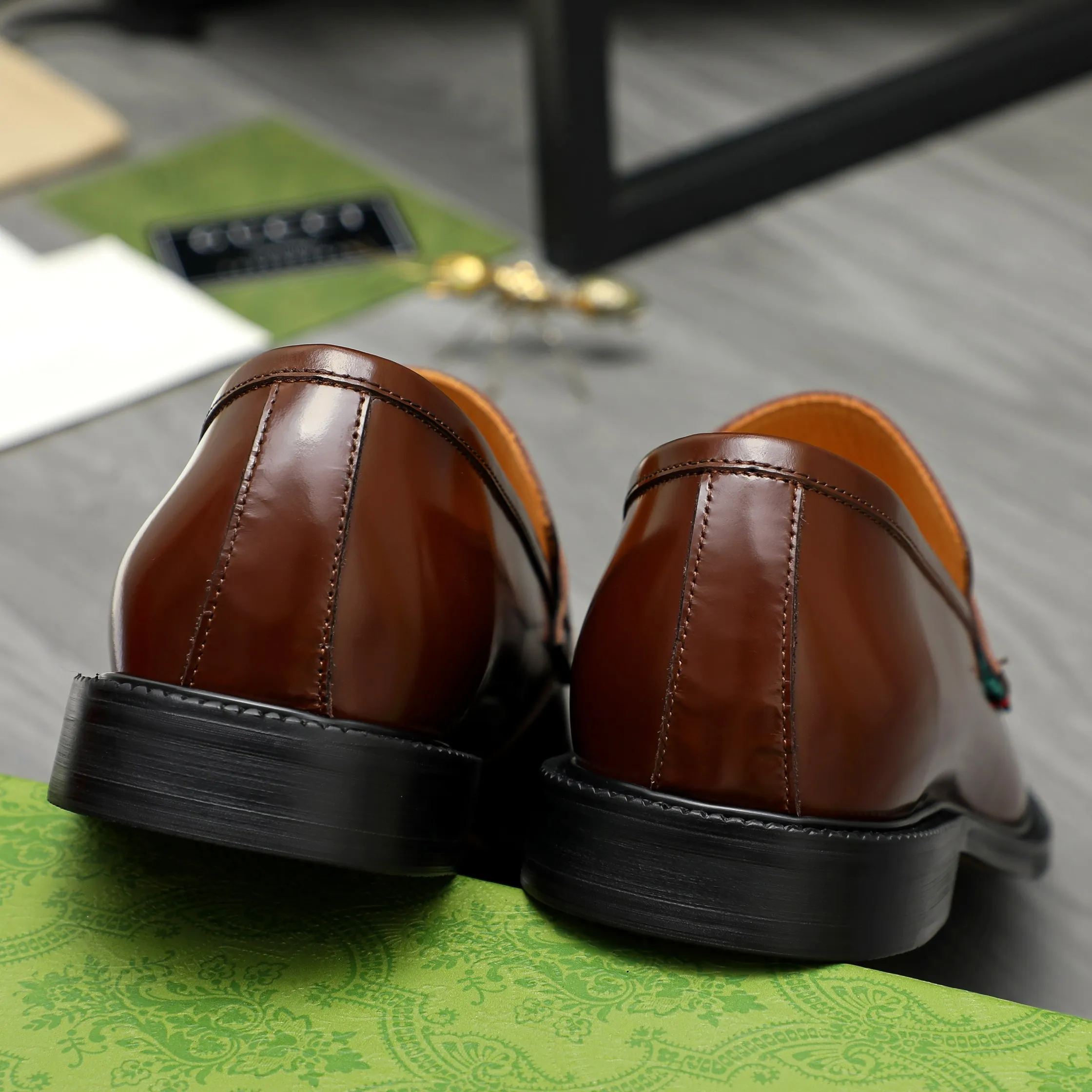 Men's shoes 💰500 Product trademark: GUCCI "Gucci" business slip-on leather shoes Regular size: 38-44 (45.46 custom-made, non-returnable) Product materials: Selected pearlescent cowhide upper, cowhide lining, original rubber outsole
